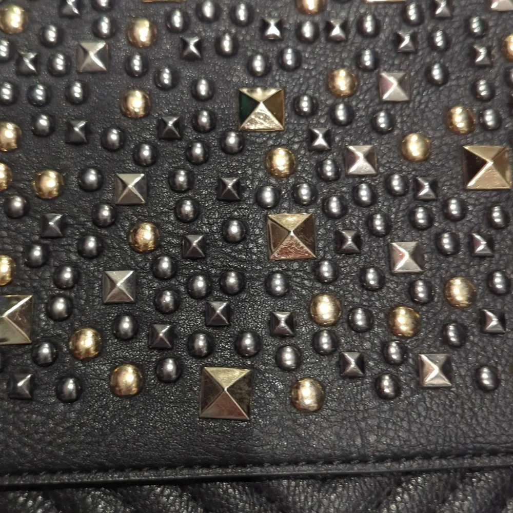 Beautiful statement bag - Picture 2 of 7